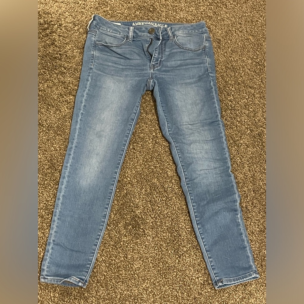 American eagle stretchy blue jeans size 6